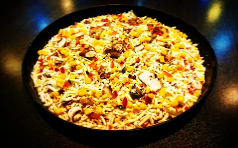 Chatra Ghom Pizza image