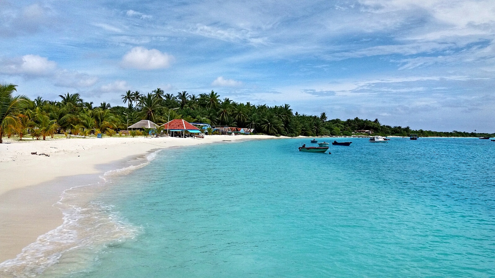Foto von Nolhivaranfaru Beach mit weißer sand Oberfläche