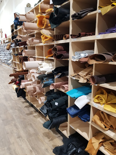Craft Store «Tandy Leather Portland-21», reviews and photos, 13221 NE Whitaker Way, Portland, OR 97230, USA