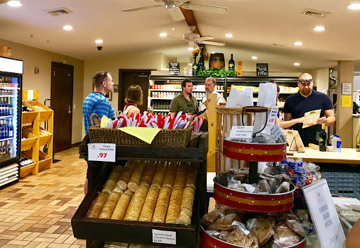 Winery «Montelle Winery», reviews and photos, 201 Montelle Dr, Augusta, MO 63332, USA