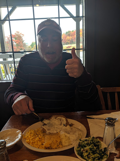 American Restaurant «Cracker Barrel Old Country Store», reviews and photos, 16 Nashua Rd, Londonderry, NH 03053, USA