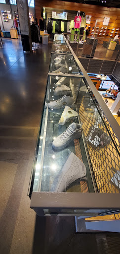 Clothing Store «Nike Portland», reviews and photos, 638 SW 5th Ave, Portland, OR 97201, USA