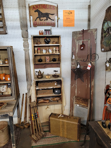 Flea Market «The Slatington Marketplace», reviews and photos, 8281 PA-873, Slatington, PA 18080, USA