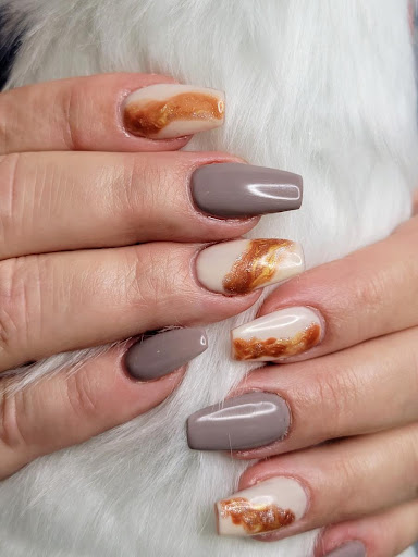 Hair Salon «Bella Bronze Hair Salon and Tanning Studio», reviews and photos, 1486 N Portage Path, Akron, OH 44313, USA