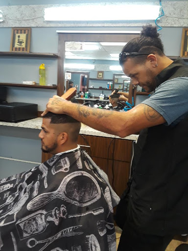 Barber Shop «Tampa legends Barbershop Llc», reviews and photos, 6751 N Armenia Ave #1, Tampa, FL 33604, USA