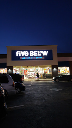 Variety Store «Five Below», reviews and photos, 3269 Donnell Dr, District Heights, MD 20747, USA