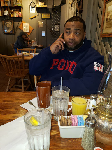 American Restaurant «Cracker Barrel Old Country Store», reviews and photos, 2525 Brindle Dr, Harrisburg, PA 17110, USA