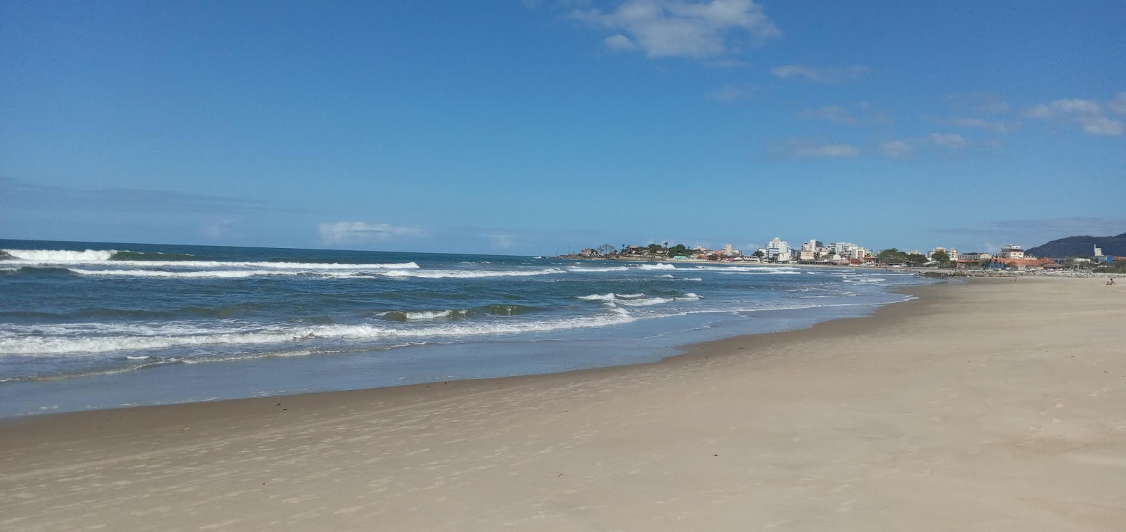 Foto von Riviera Beach mit feiner beiger sand Oberfläche