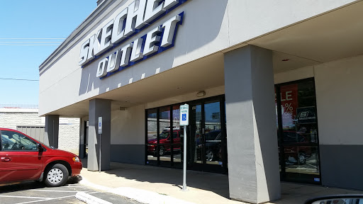 Shoe Store «SKECHERS Factory Outlet», reviews and photos, 1201 Airport Fwy #185, Euless, TX 76040, USA