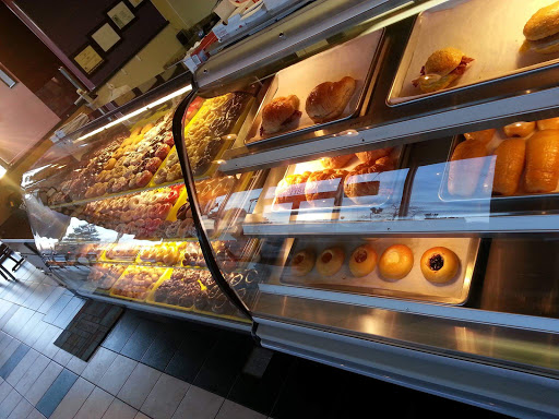 Donut Shop «Fresh Donuts», reviews and photos, 1188 E State St a, Geneva, IL 60134, USA