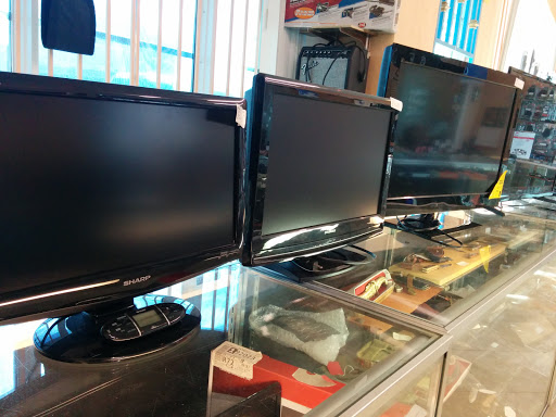 Pawn Shop «Homestead Jewelry, Pawn & Gun», reviews and photos, 310 S Krome Ave, Homestead, FL 33030, USA