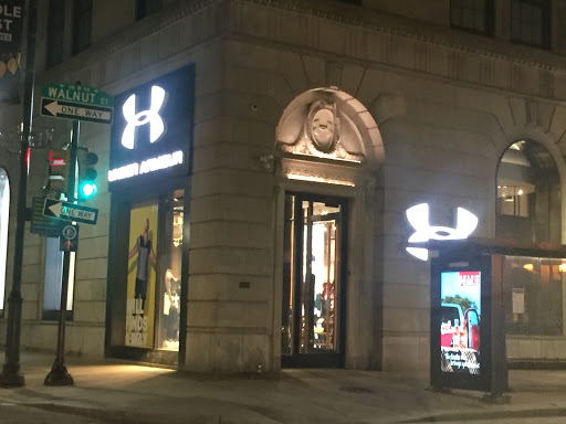 Under Armour Brand House, 1529 Walnut St, Philadelphia, PA 19102, USA, 