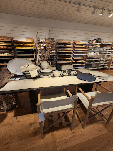 Furniture Store «Crate and Barrel», reviews and photos, 358 San Lorenzo Ave, Coral Gables, FL 33146, USA