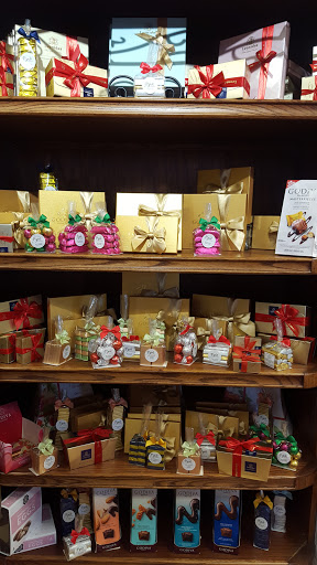 Grocery Store «Wynn’s Market», reviews and photos, 141 9th St N, Naples, FL 34102, USA