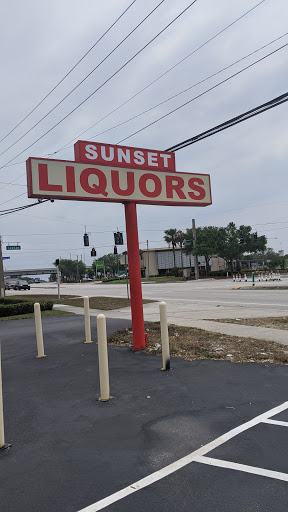 Liquor Store «Sunset Point Liquors», reviews and photos, 2516 Sunset Point Rd, Clearwater, FL 33765, USA
