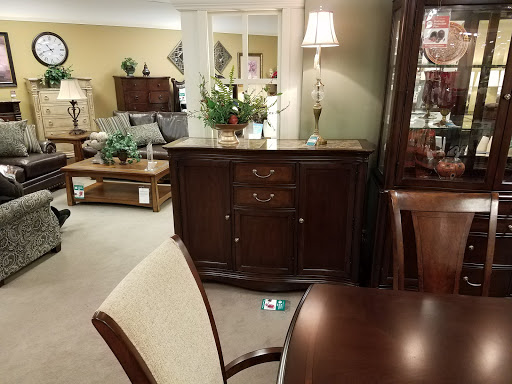 Furniture Store «Raymour & Flanigan Furniture and Mattress Store», reviews and photos, 756 Vassar Rd, Poughkeepsie, NY 12603, USA