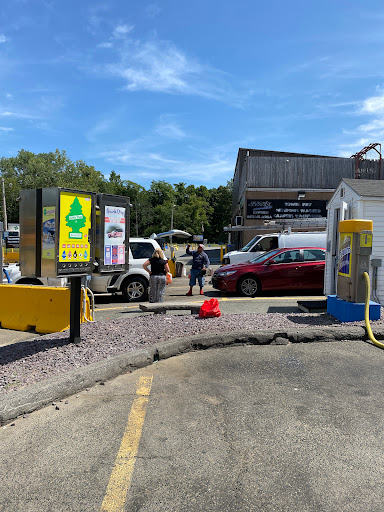 Quick & Clean Car Wash of Waltham en Waltham