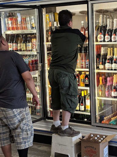 Liquor Store «Metro Liquor Warehouse», reviews and photos, 854 E 7th St, St Paul, MN 55106, USA