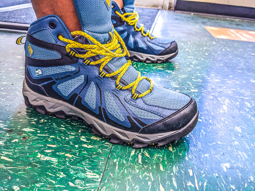 Sportswear Store «Columbia Sportswear Outlet Store at Premium Outlets», reviews and photos, 2300 Grand Cypress Dr #170, Lutz, FL 33559, USA