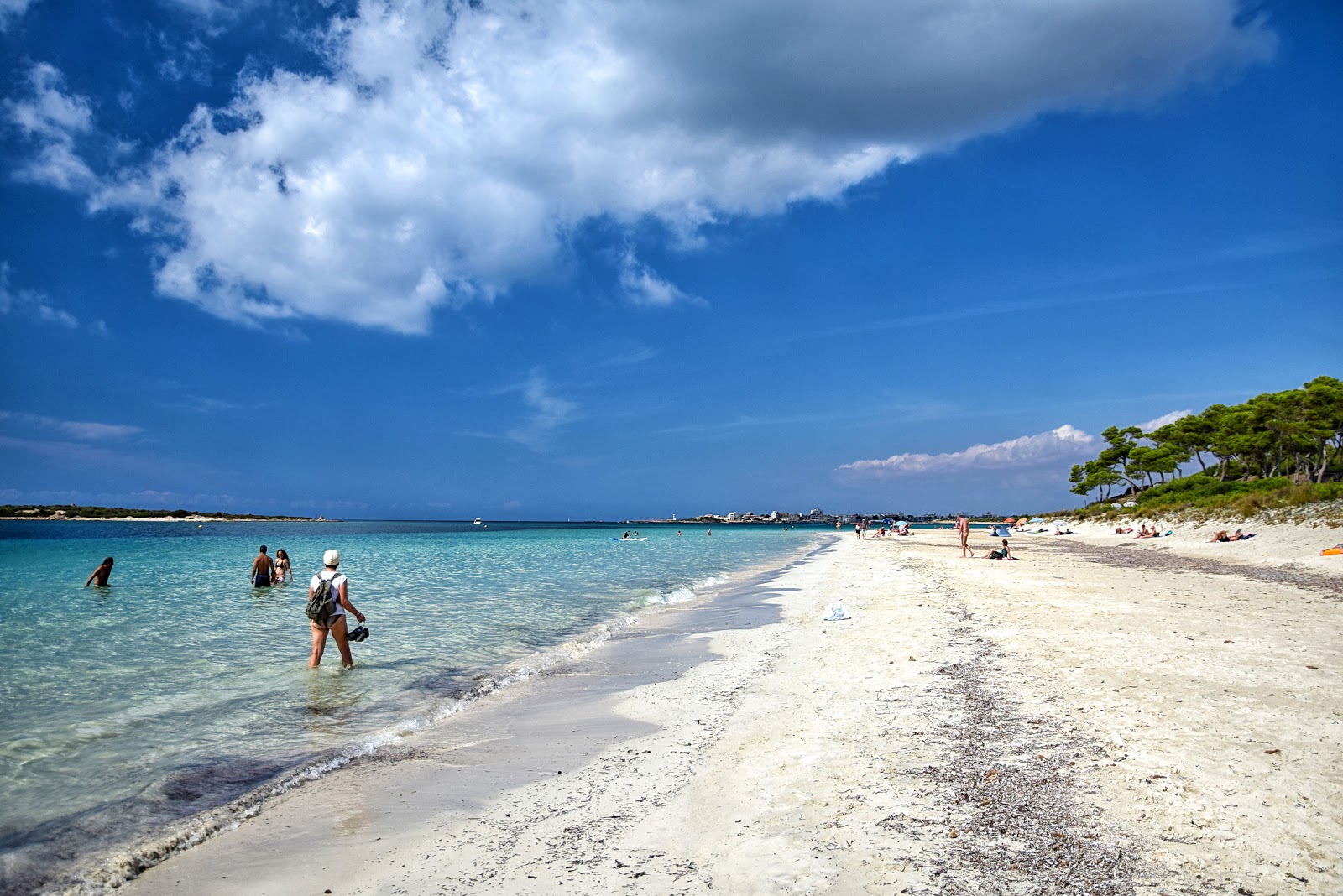 Platja d'es Carbo的照片 带有明亮的细沙表面