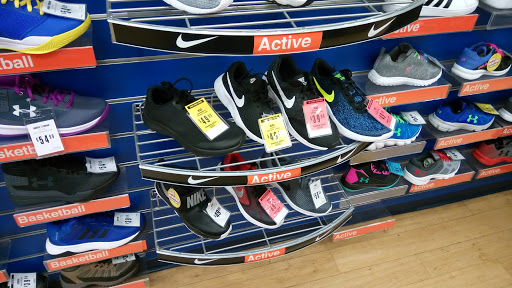 Sporting Goods Store «Big 5 Sporting Goods - Longview», reviews and photos, 600 Triangle Shopping Center #150, Longview, WA 98632, USA