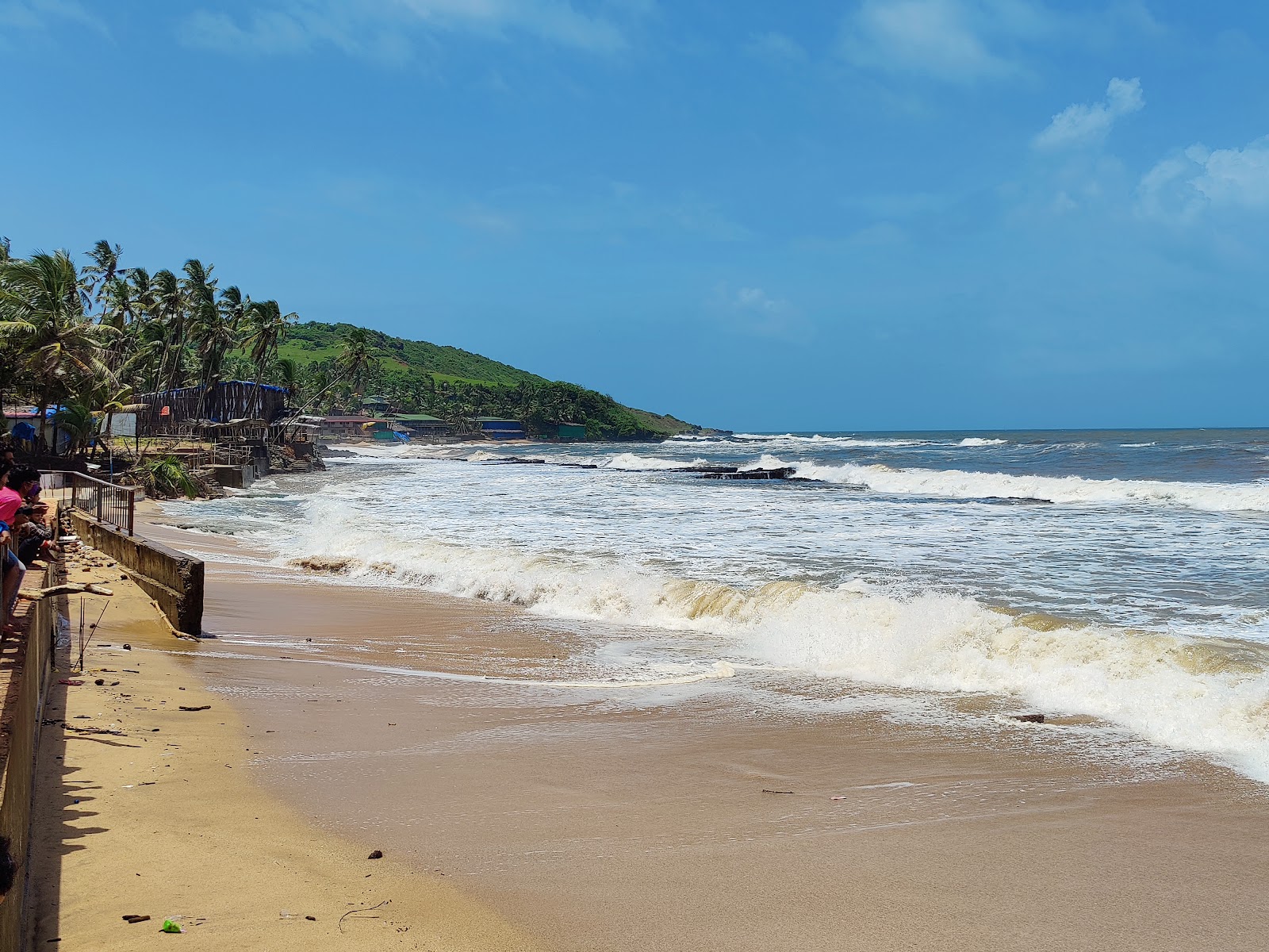 Anjuna Plajı'in fotoğrafı - rahatlamayı sevenler arasında popüler bir yer