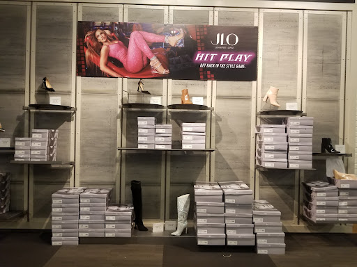 Shoe Store «DSW Designer Shoe Warehouse», reviews and photos, 1065 Woodland Rd, Reading, PA 19610, USA