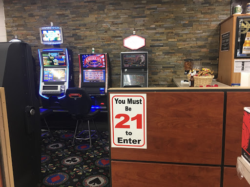 Liquor Store «Stadium Liquors», reviews and photos, 5641 W 79th St, Burbank, IL 60459, USA