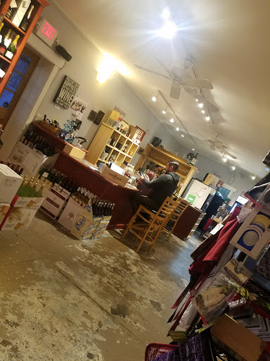 Wine Store «Pop More Corks», reviews and photos, 617 W Main St, Lake Geneva, WI 53147, USA