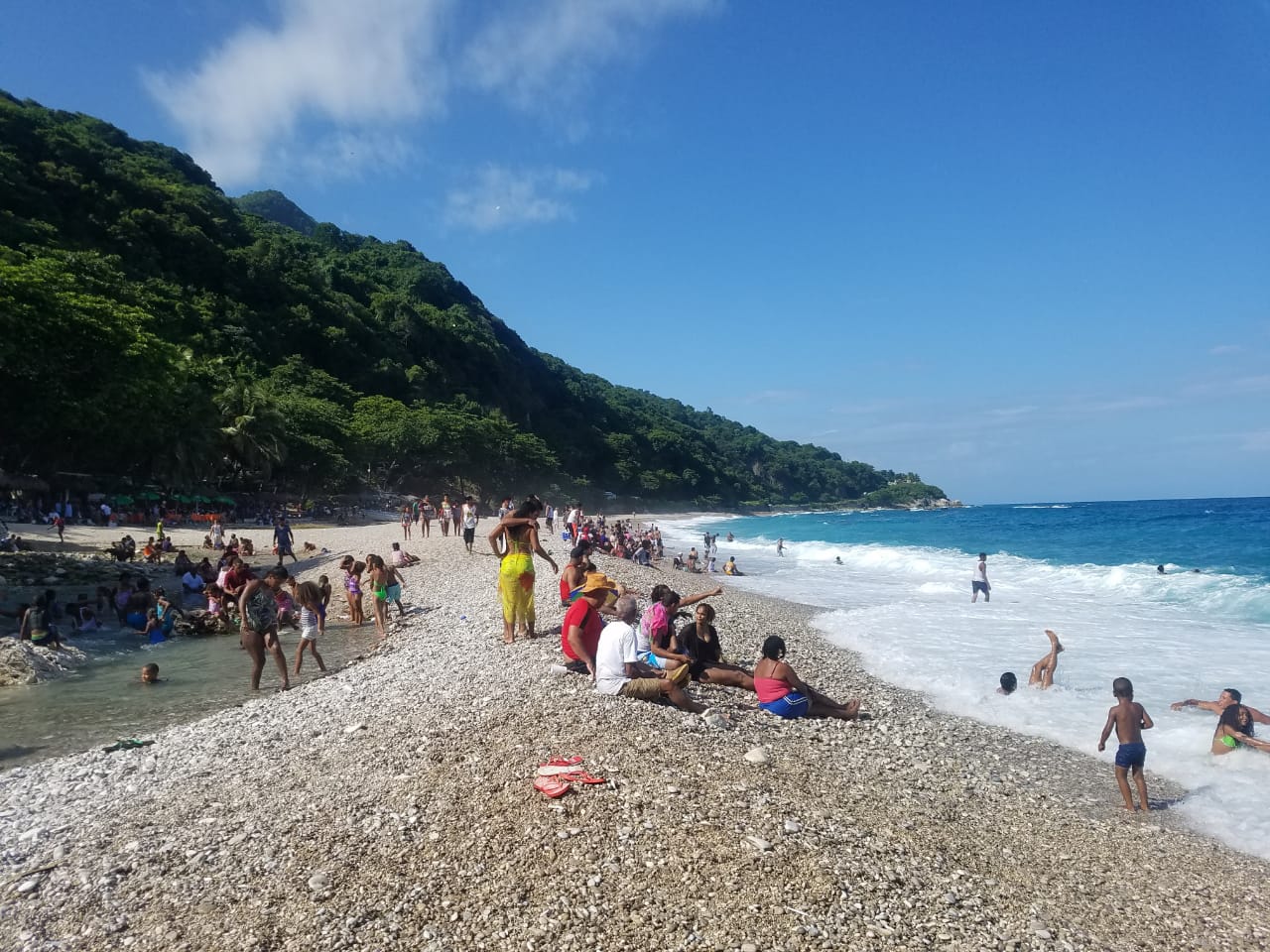 Foto de San Rafael beach com uma linha costeira espaçosa