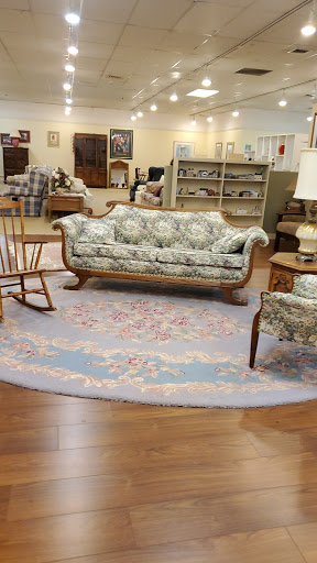 Thrift Store «Re-Uzit Shop of New Holland», reviews and photos, 707 W Main St, New Holland, PA 17557, USA