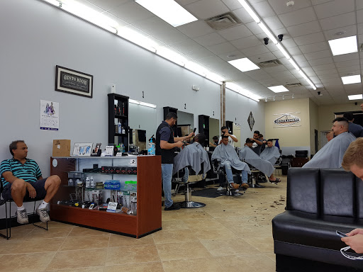Barber Shop «4 Gentlemen Barbershop», reviews and photos, 12789 Waterford Lakes Pkwy #4, Orlando, FL 32828, USA