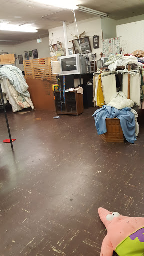 Used Clothing Store «Compton Thrift Store», reviews and photos, 2001 N Long Beach Blvd, Compton, CA 90221, USA