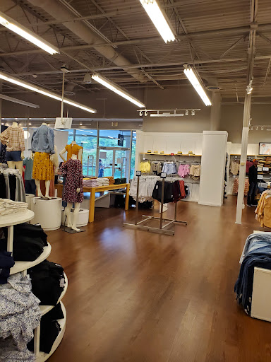 Clothing Store «Gap Outlet», reviews and photos, 1000 PA-611, Tannersville, PA 18372, USA