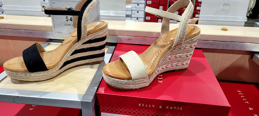 Shoe Store «DSW Designer Shoe Warehouse», reviews and photos, 801 W 15th St, Plano, TX 75075, USA