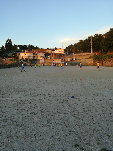 Avaliações doCampo de Futebol de Regilde em Felgueiras - Campo de futebol
