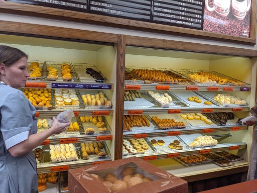 Donut Shop «Jolly Pirate Donuts», reviews and photos, 6689 E Main St, Reynoldsburg, OH 43068, USA