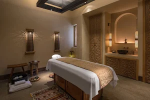 Meena Thai Spa - Kings Park Hotel - Massage Spa In Deira image