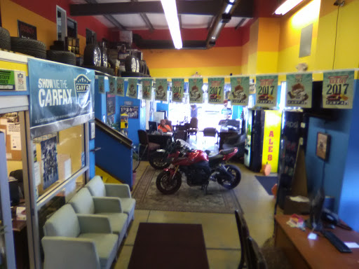 Used Car Dealer «TRI City Auto Mart», reviews and photos, 617 E New Cir Rd, Lexington, KY 40505, USA