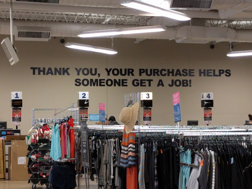 Thrift Store «Goodwill Store & Donation Center», reviews and photos, 1521 Lee St, Des Plaines, IL 60018, USA