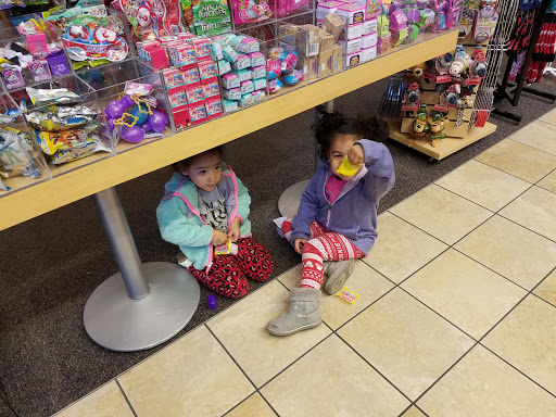 Book Store «Books-A-Million», reviews and photos, 6601 Edwardsville Crossing Dr, Edwardsville, IL 62045, USA