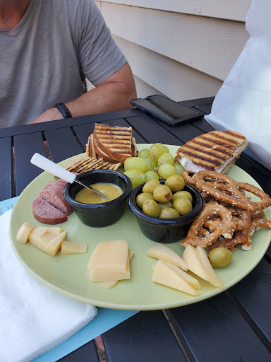 Winery «Wide River Winery - Tasting Room», reviews and photos, 106 N Cody Rd, Le Claire, IA 52753, USA