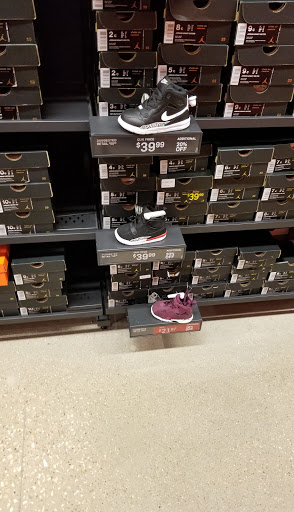 Clothing Store «Nike Factory Store», reviews and photos, 4401 N Interstate Hwy 35 #399, Round Rock, TX 78664, USA