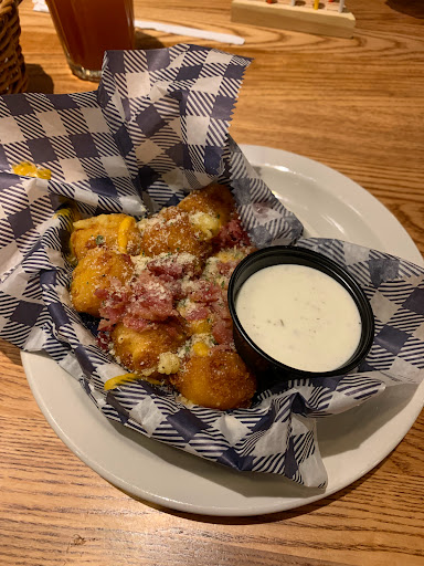 American Restaurant «Cracker Barrel Old Country Store», reviews and photos, 825 Marketplace Blvd, Hamilton Township, NJ 08691, USA