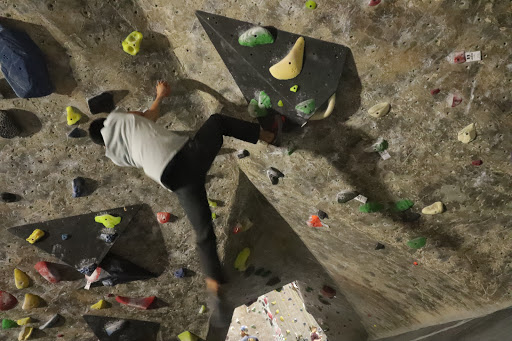 Rock Climbing Gym «Hangar 18 Indoor Climbing Gym - Riverside», reviews and photos, 6935 Arlington Ave, Riverside, CA 92503, USA