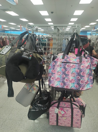 Clothing Store «Ross Dress for Less», reviews and photos, 201 E Main St, Alhambra, CA 91801, USA