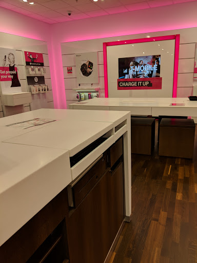 Cell Phone Store «T-Mobile», reviews and photos, 1350 Grant Rd #2, Mountain View, CA 94040, USA