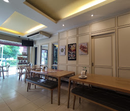 ร้านหญิง photo