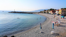 Foto von Paralia Akrogiali und die siedlung