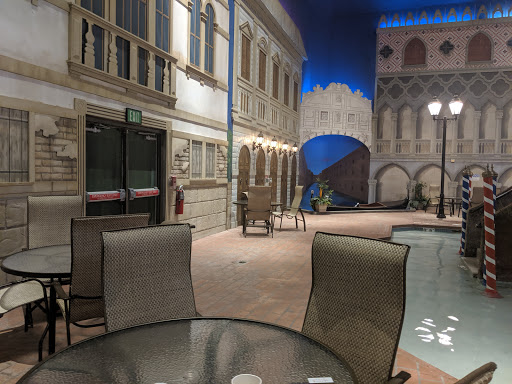 Water Park «Venetian Waterpark at Holiday Inn Hotel Maple Grove/Arbor Lakes», reviews and photos, 11801 Fountains Way, Osseo, MN 55369, USA